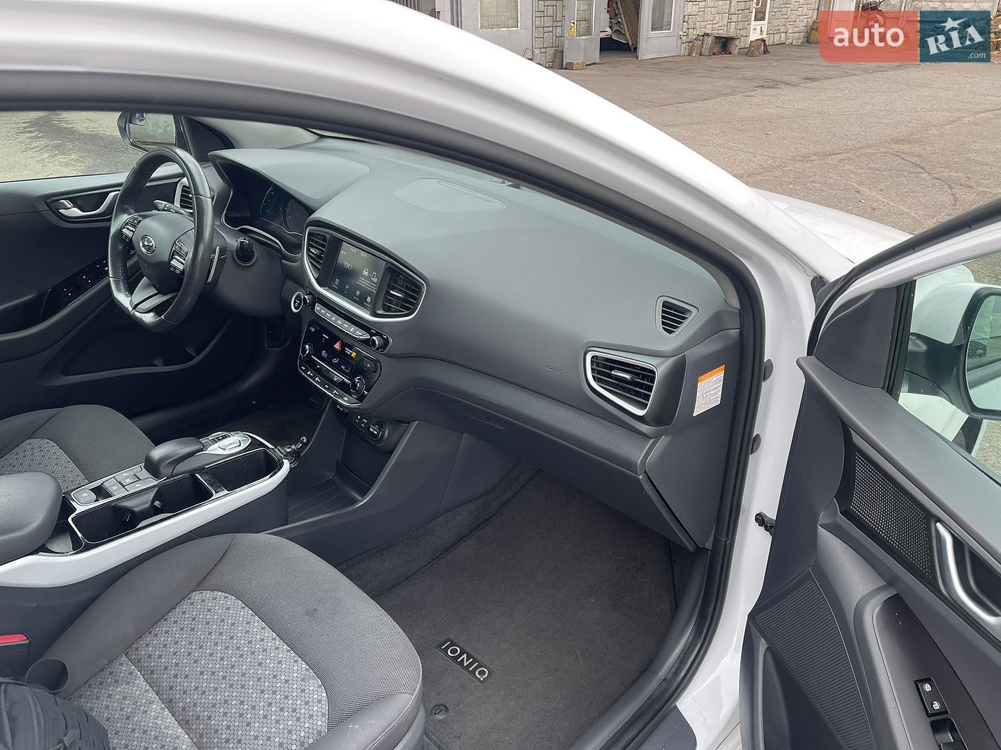 Hyundai Ioniq 2019 VIN KMHC75LH2KU052289 фото оголошення 9 з 11