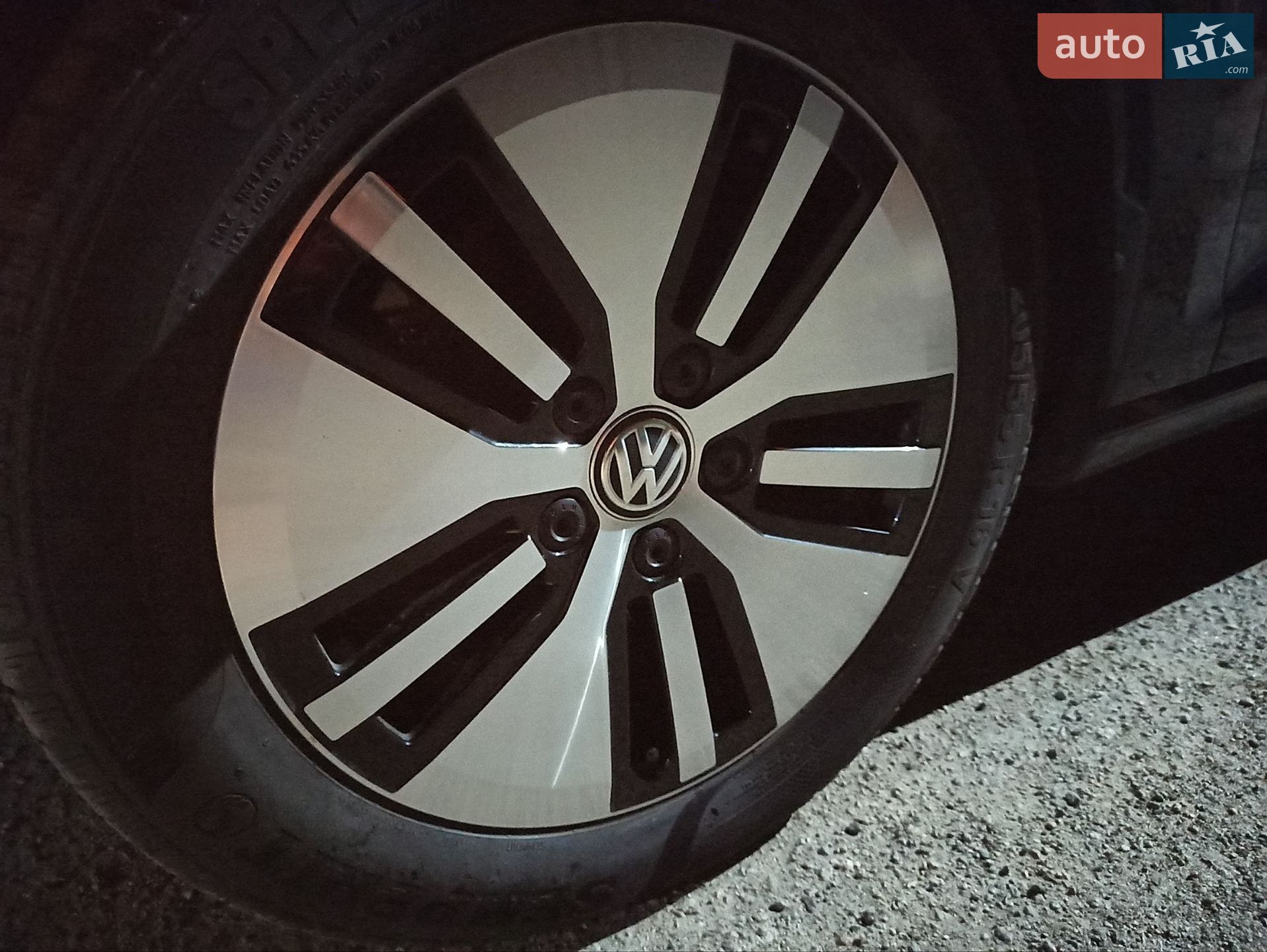 Volkswagen e-Golf 2018 VIN WVWZZZAUZJ8905029 фото оголошення 40 з 43