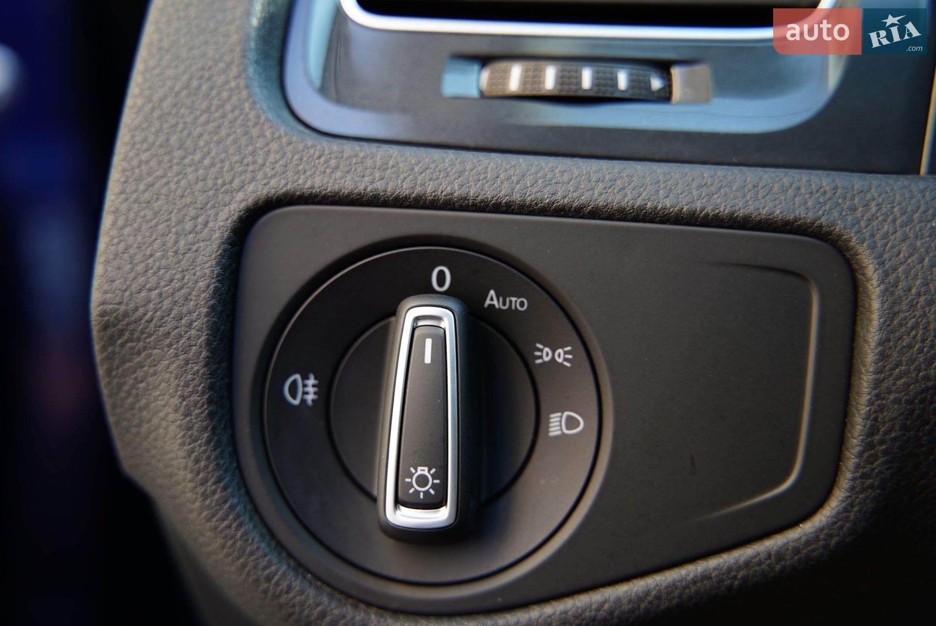 Volkswagen e-Golf 2018 VIN WVWZZZAUZJ8905029 фото оголошення 30 з 72
