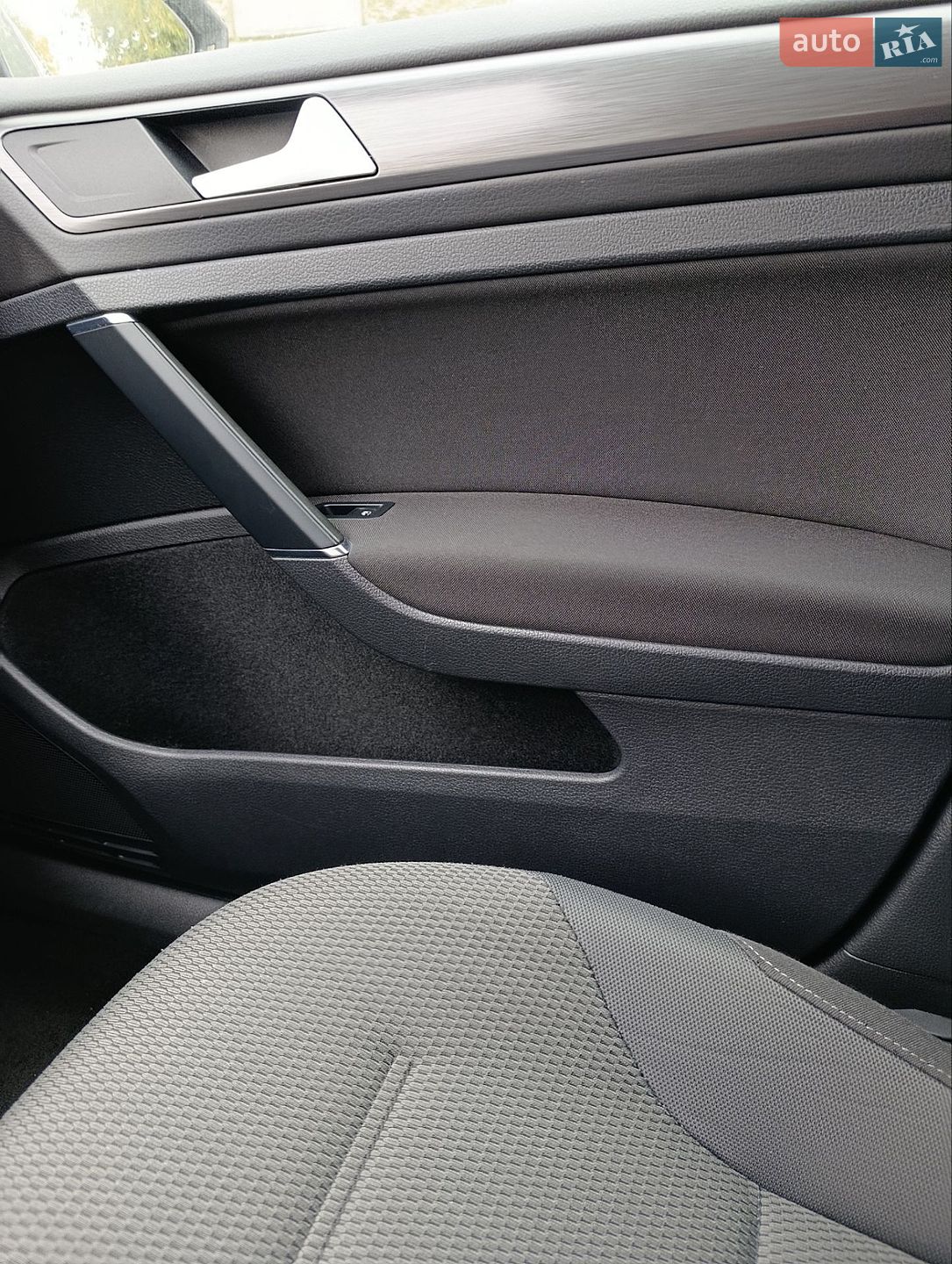 Volkswagen e-Golf 2018 VIN WVWZZZAUZJ8905029 фото оголошення 33 з 43