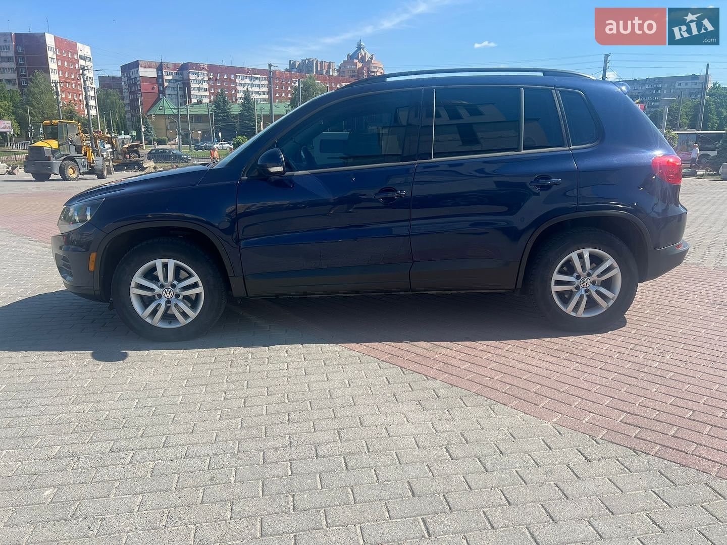 Volkswagen Tiguan 2015 VIN WVGAV7AX2FW593114 фото оголошення 2 з 17