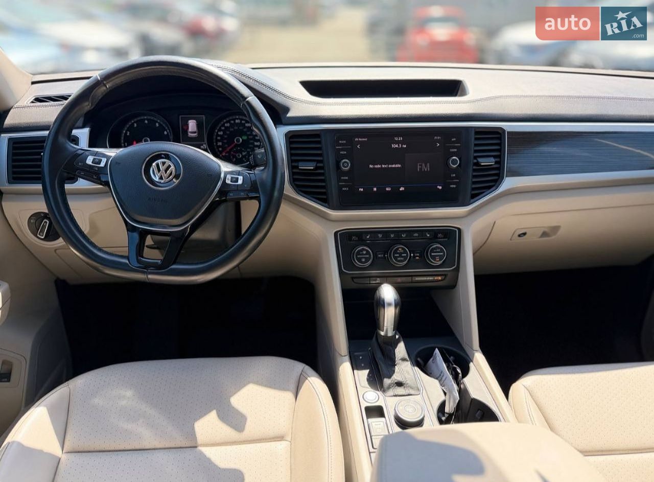 Volkswagen Atlas 2017 VIN 1V2LR2CA5JC523659 фото оголошення 17 з 26