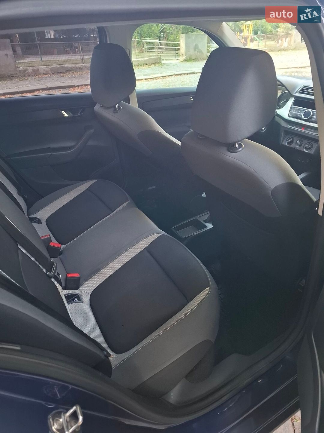 Skoda Fabia 2016 VIN TMBEM2NJ1GB500450 фото оголошення 7 з 15