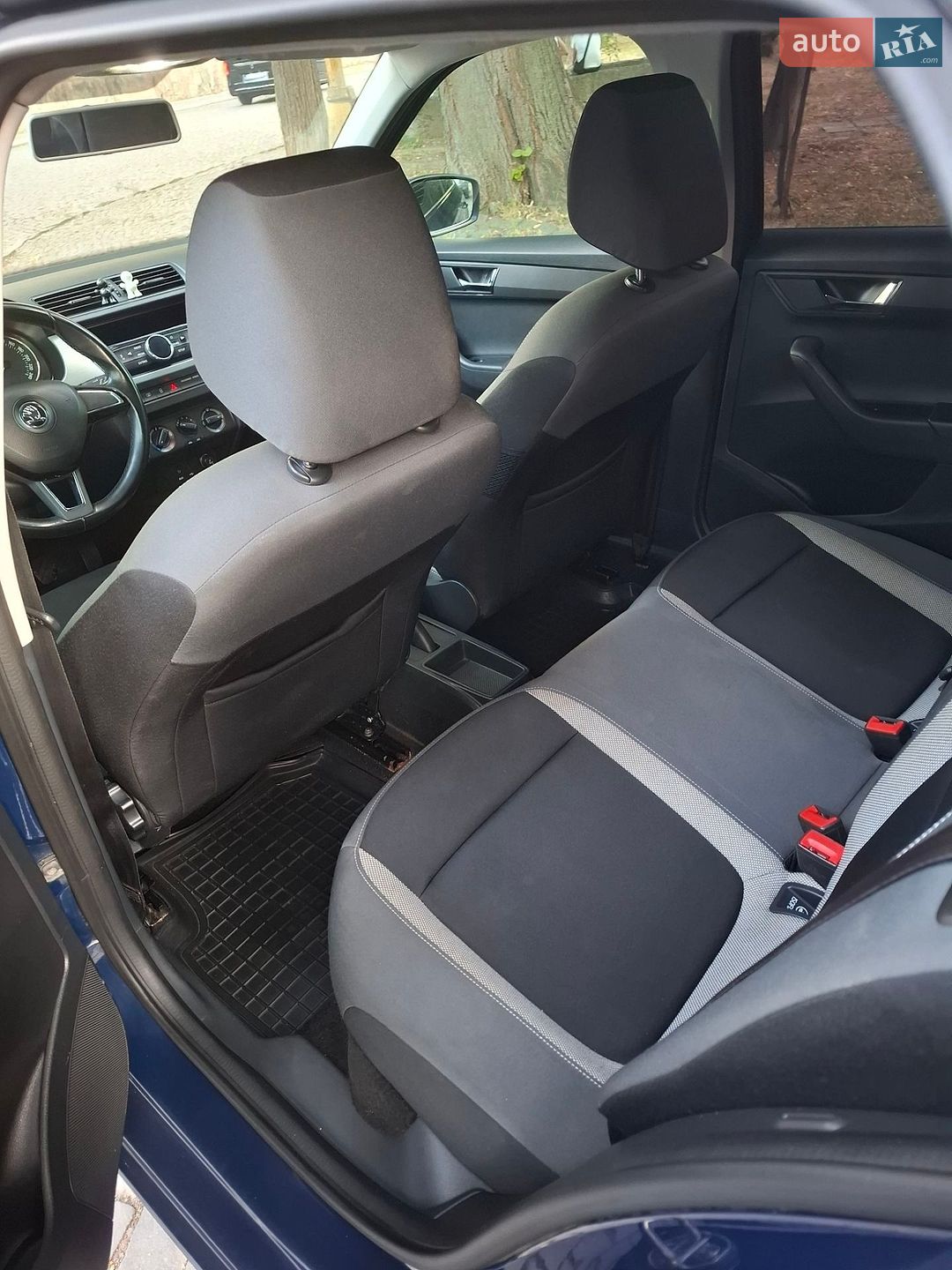 Skoda Fabia 2016 VIN TMBEM2NJ1GB500450 фото оголошення 8 з 15