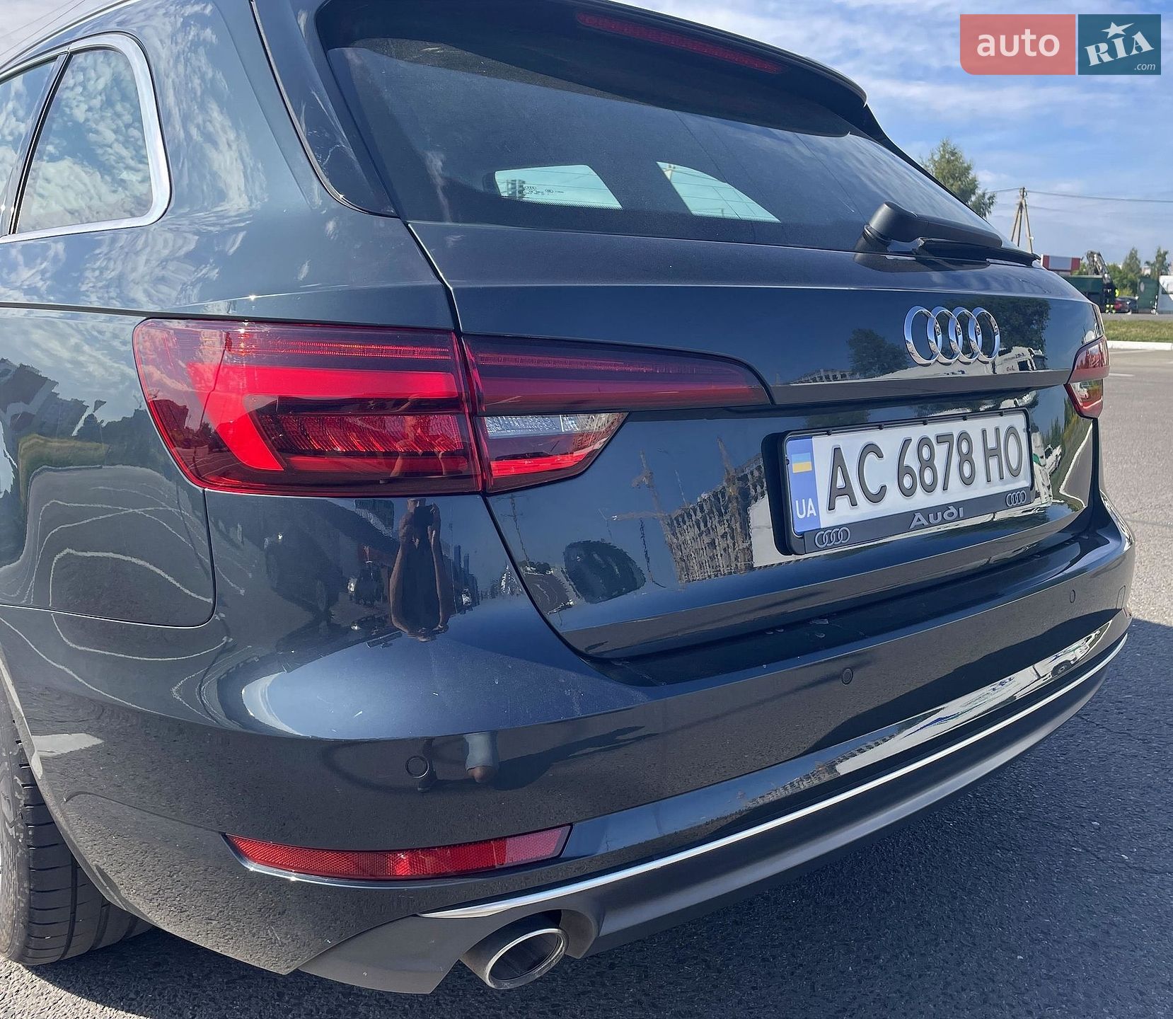 Audi A4 2017 VIN WAUZZZF45JA093697 фото оголошення 2 з 36