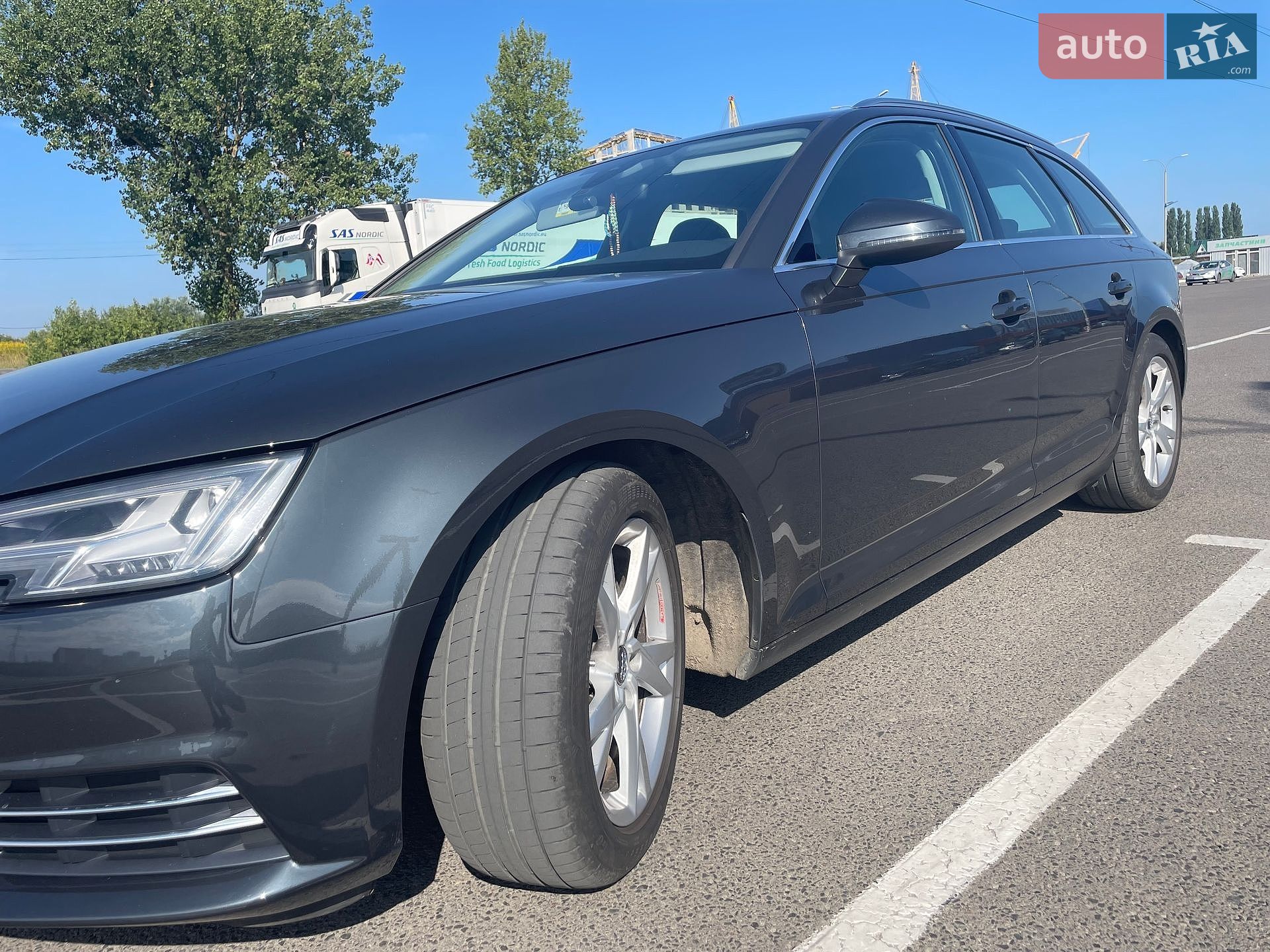 Audi A4 2017 VIN WAUZZZF45JA093697 фото оголошення 9 з 36
