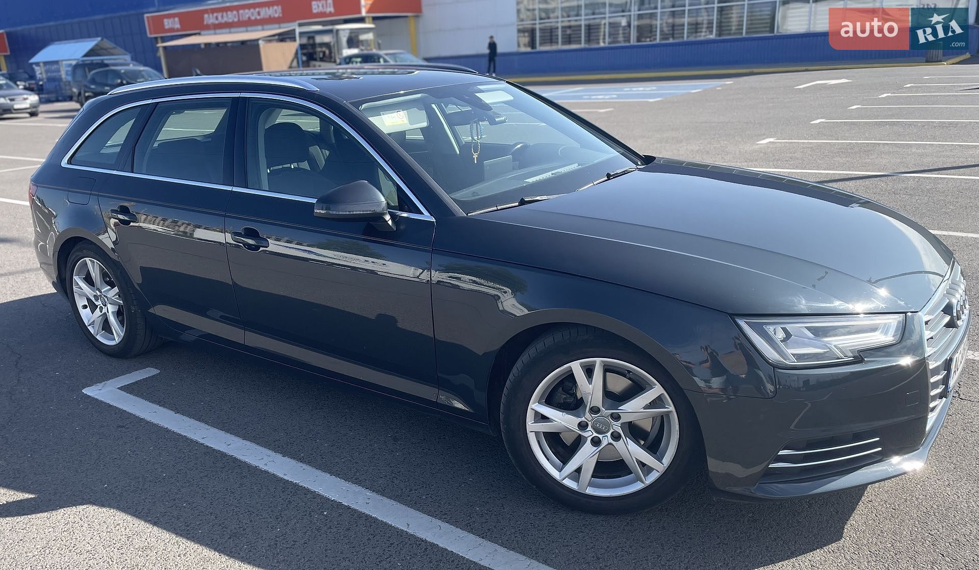 Audi A4 2017 VIN WAUZZZF45JA093697 фото оголошення 11 з 36