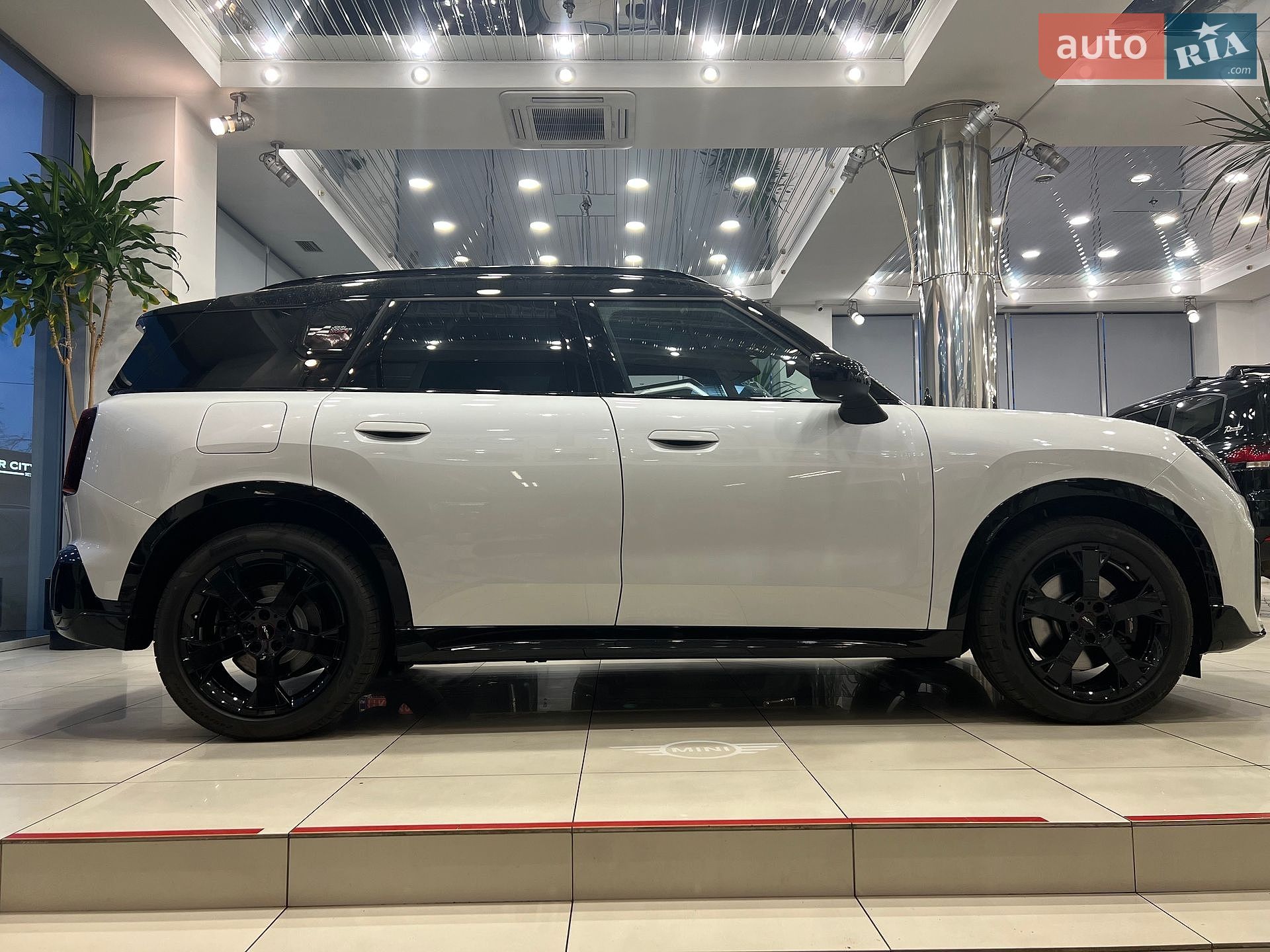 MINI Countryman 2024 VIN WMW11GA0507P19046 фото оголошення 16 з 17
