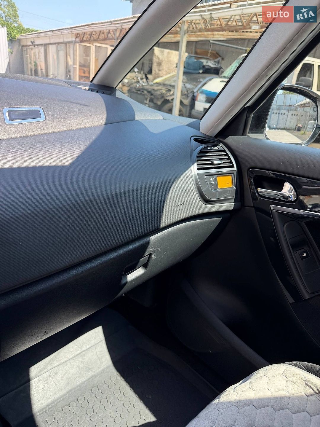 Citroen Grand C4 Picasso 2008 VIN VF7UARFJH45400847 фото оголошення 8 з 32