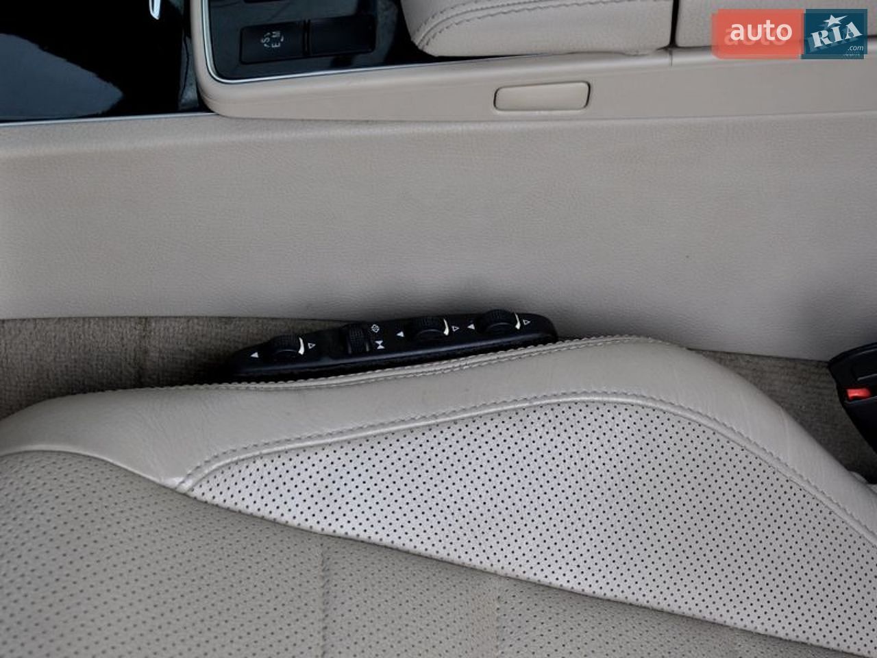 Mercedes-Benz E-Class 2013 VIN WDDKJ5KB9EF256911 фото оголошення 10 з 21