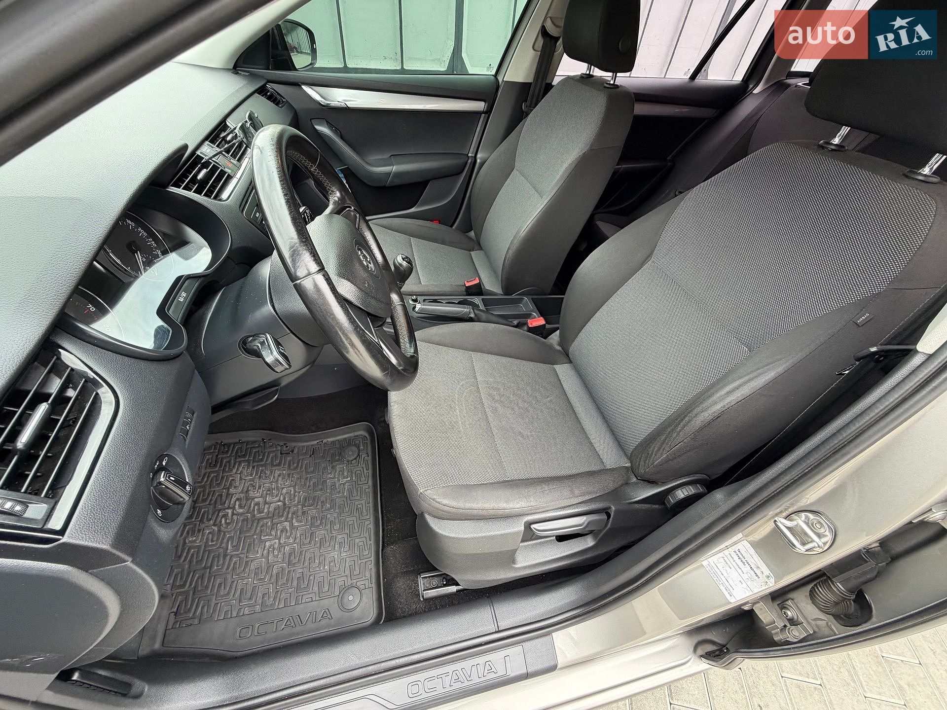 Skoda Octavia 2014 VIN TMBJC7NE6E0110700 фото оголошення 52 з 85
