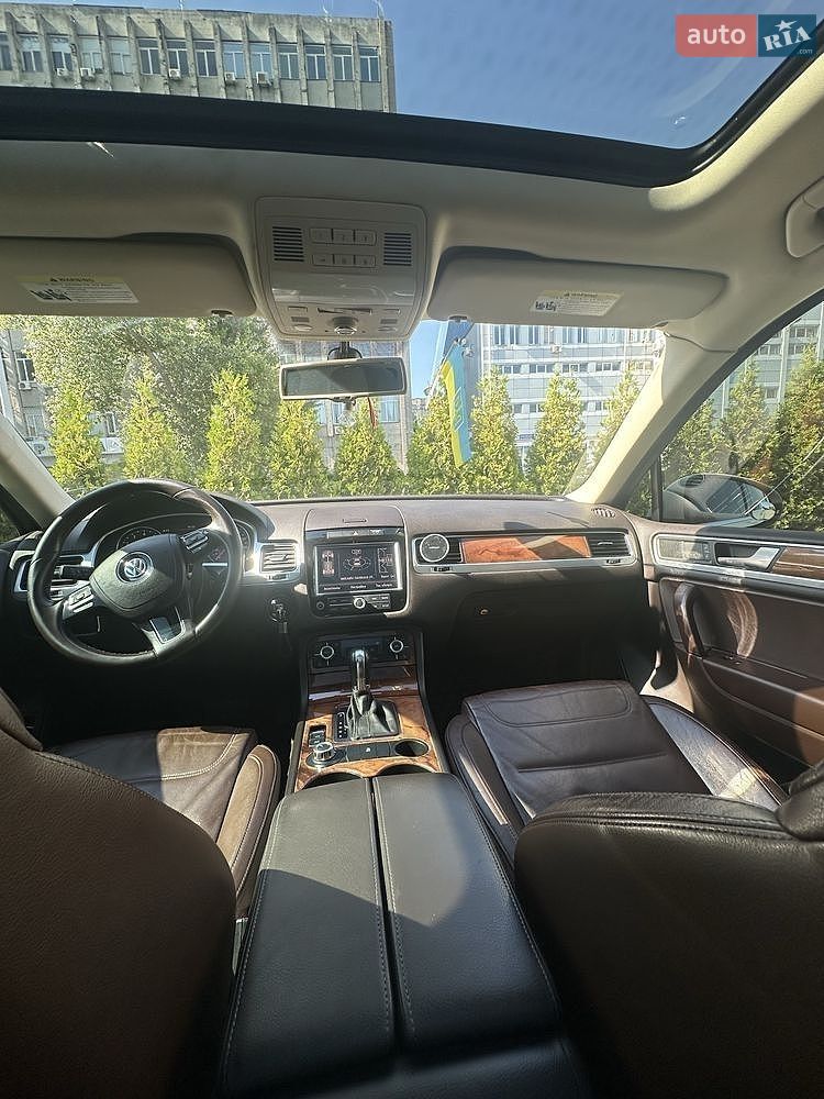 Volkswagen Touareg 2010 VIN WVGFF9BP2BD003741 фото оголошення 9 з 10