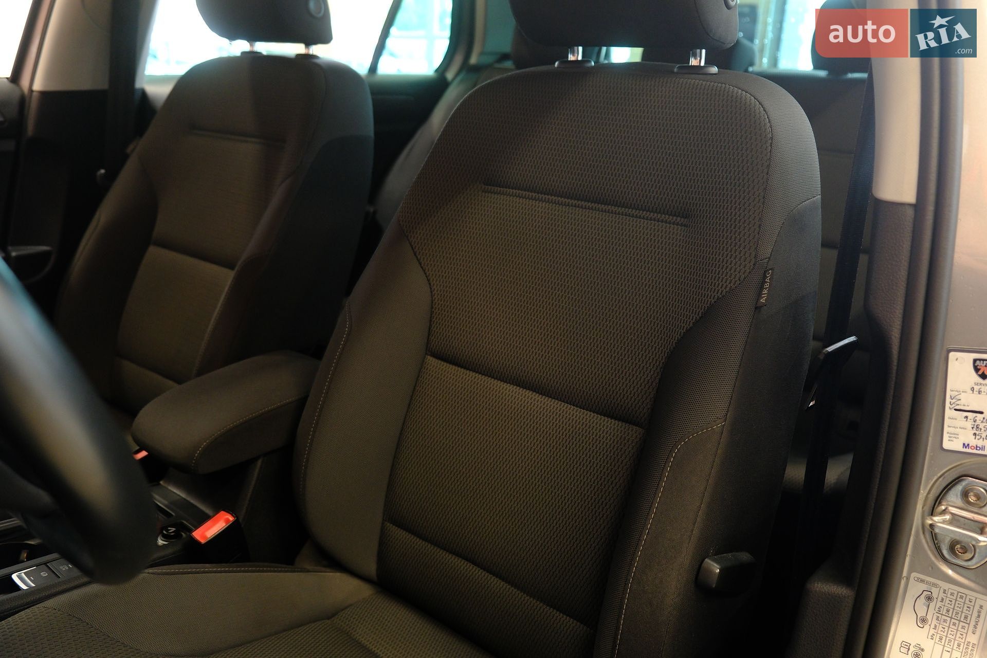 Volkswagen Golf 2019 VIN WVWZZZAUZLP000217 фото оголошення 24 з 33