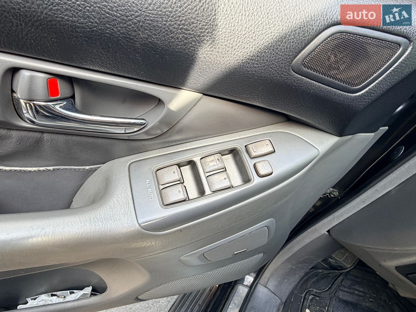 Lexus GX 2005 VIN JTJBT20XX50083031 фото оголошення 27 з 39