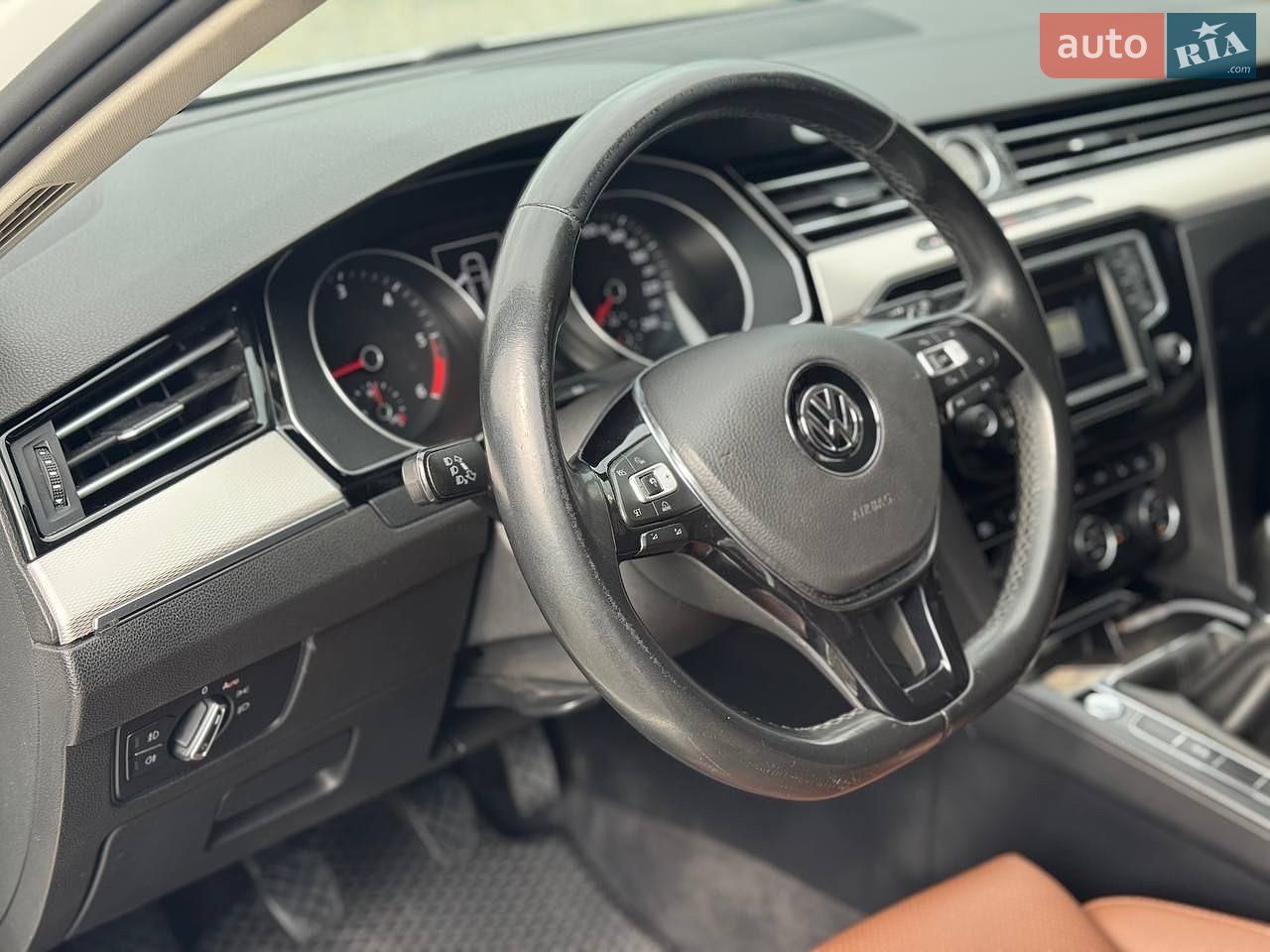 Volkswagen Passat 2015 VIN WVWZZZ3CZGP002133 фото оголошення 8 з 24
