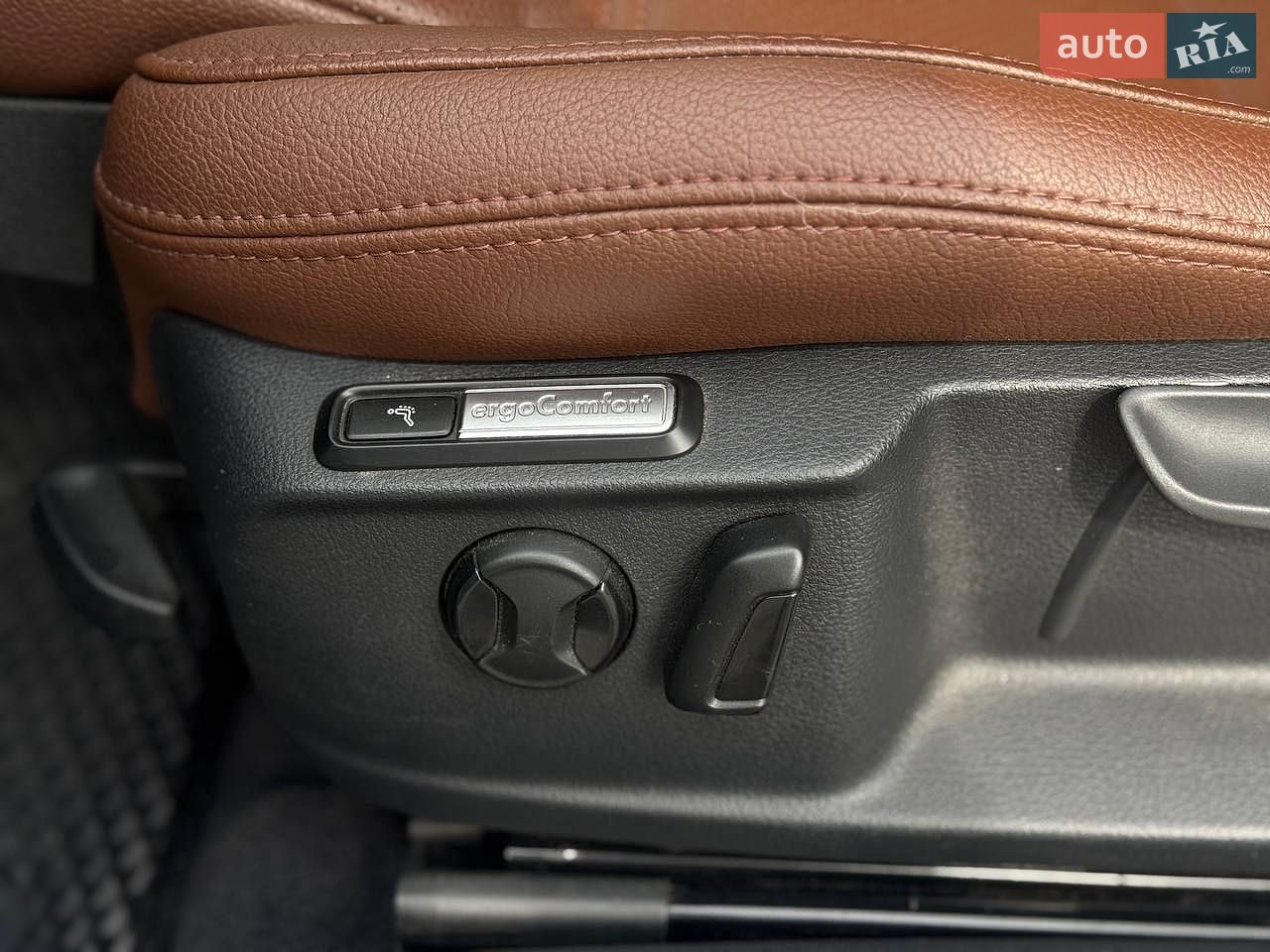 Volkswagen Passat 2015 VIN WVWZZZ3CZGP002133 фото оголошення 10 з 24