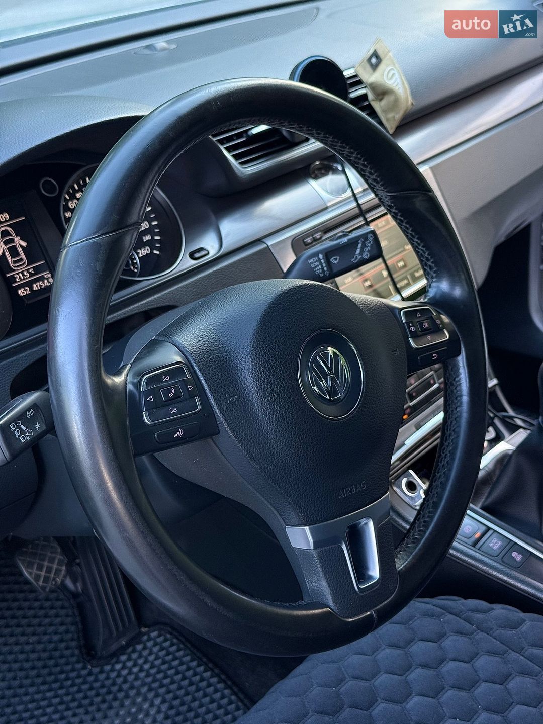 Volkswagen Passat 2011 VIN WVWZZZ3CZCP010470 фото оголошення 16 з 33