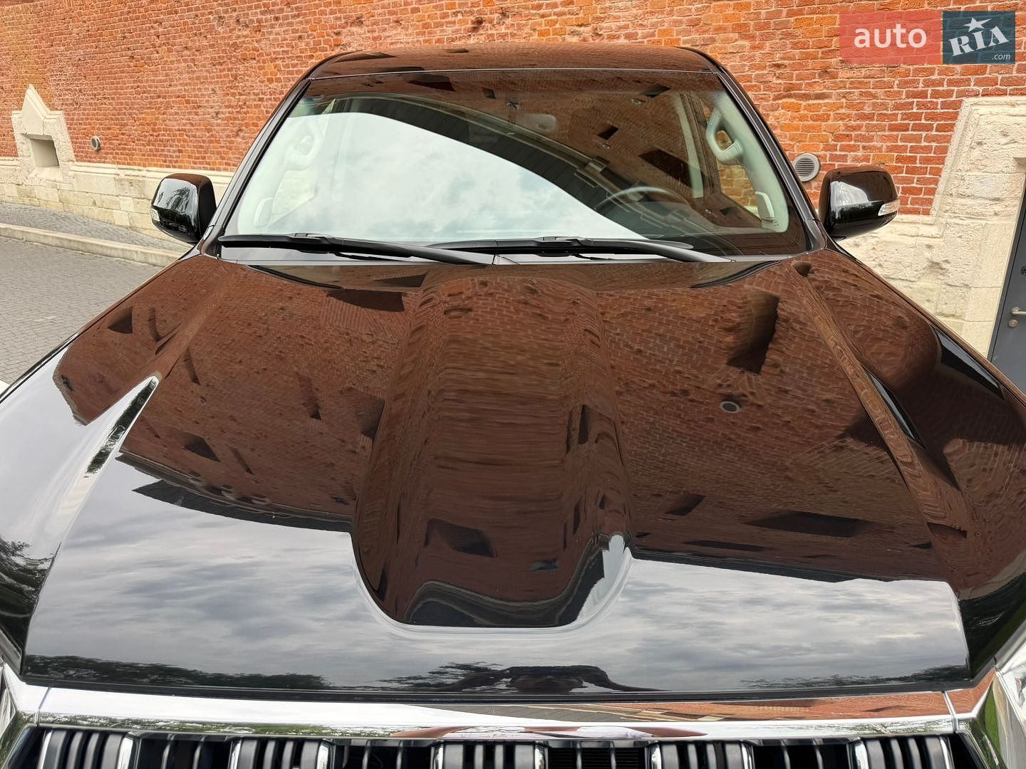 Toyota Land Cruiser Prado 2019 VIN JTEBU3FJX0K172308 фото оголошення 4 з 47