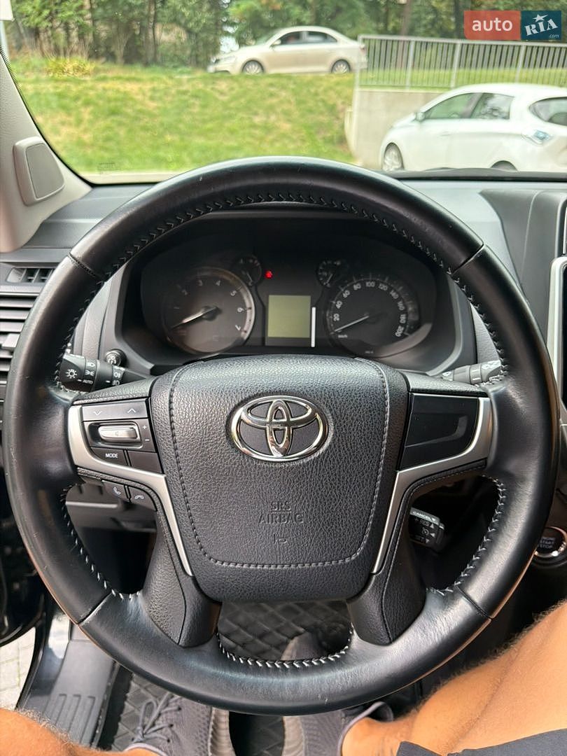 Toyota Land Cruiser Prado 2019 VIN JTEBU3FJX0K172308 фото оголошення 25 з 47