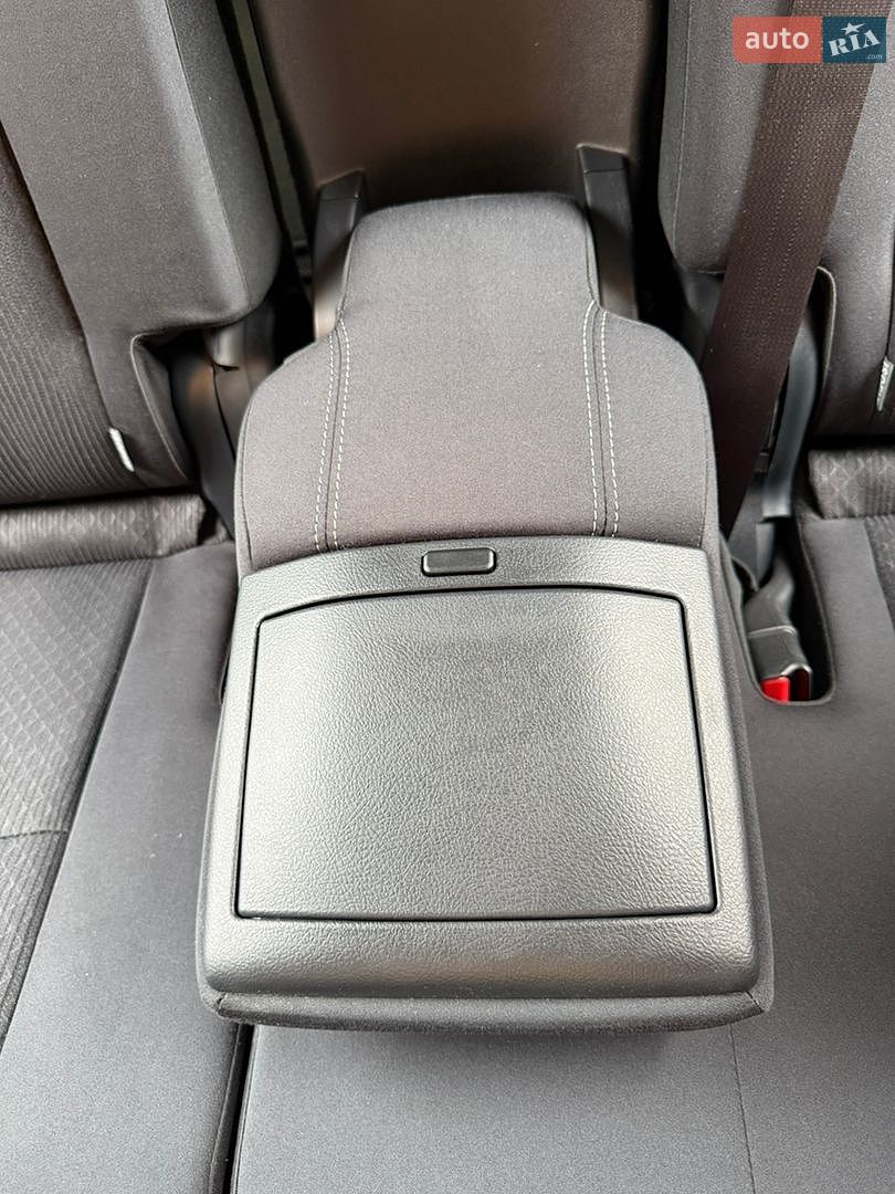 Toyota Land Cruiser Prado 2019 VIN JTEBU3FJX0K172308 фото оголошення 37 з 47