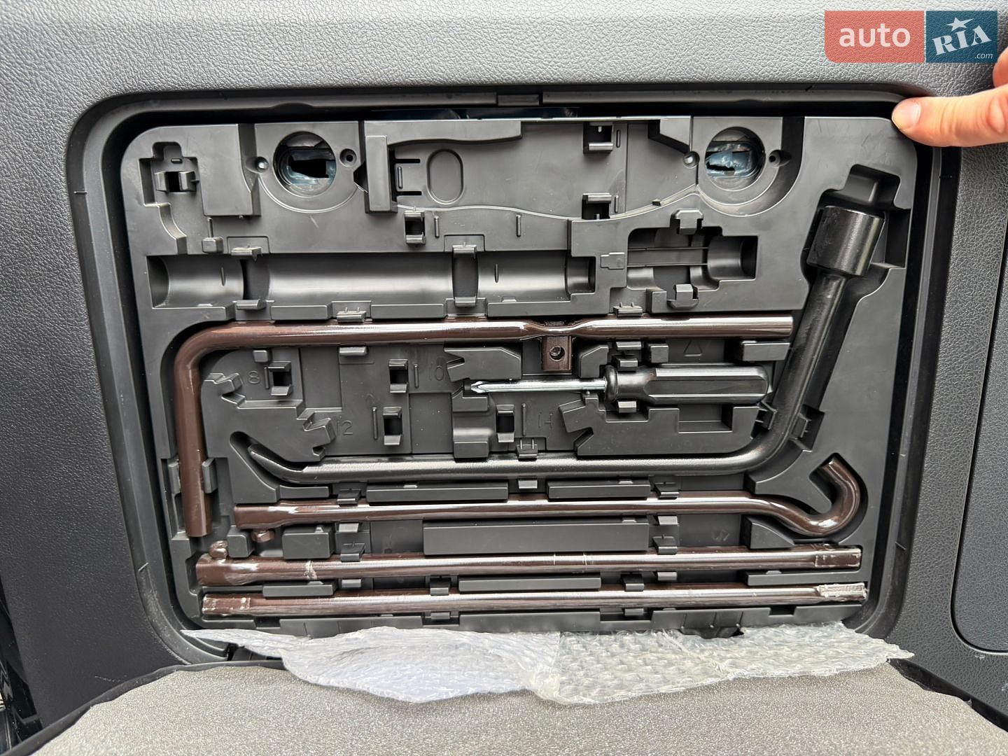 Toyota Land Cruiser Prado 2019 VIN JTEBU3FJX0K172308 фото оголошення 35 з 47