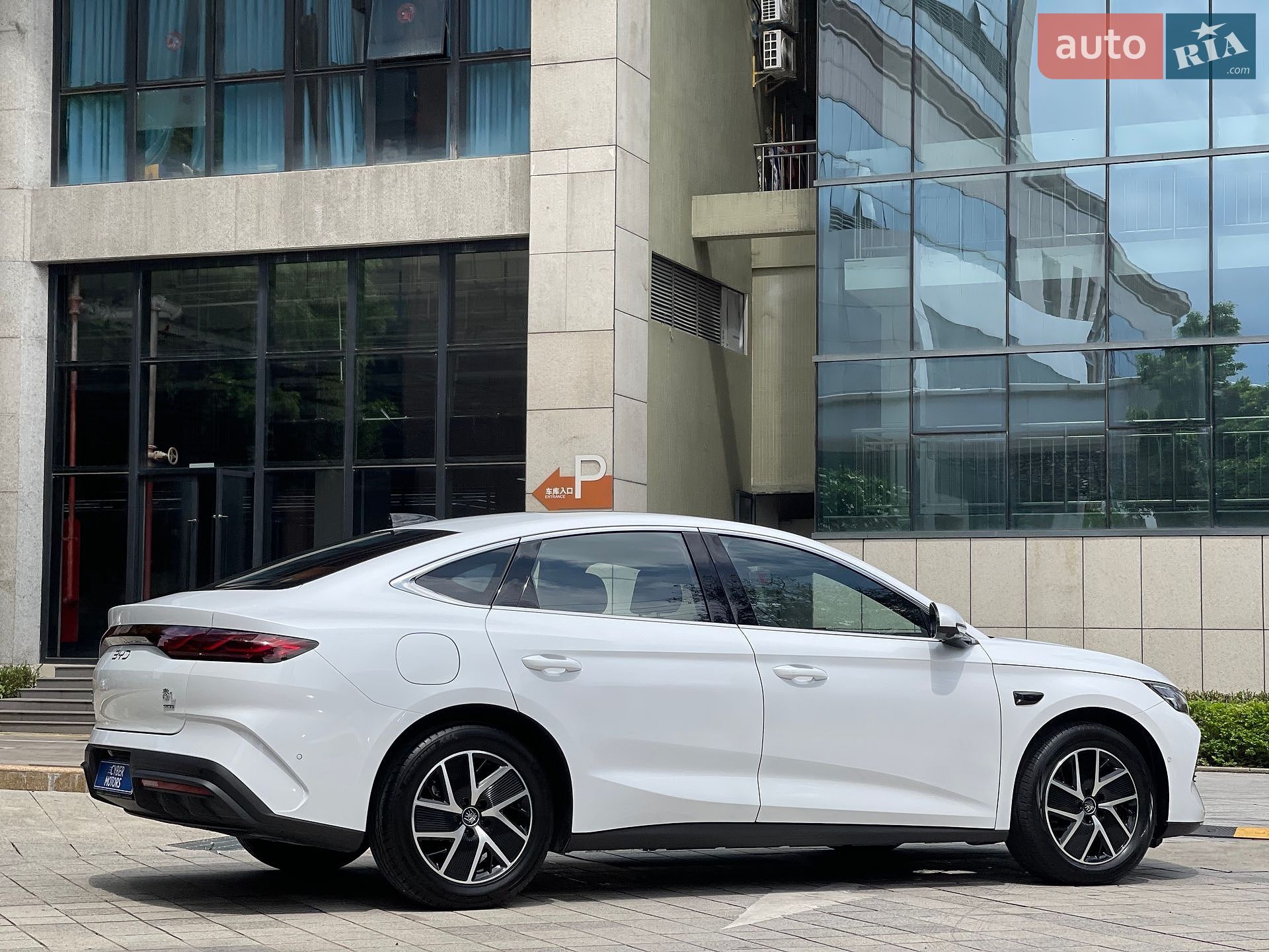 BYD Qin L 2025 VIN LC0C76C45S4058844 фото оголошення 4 з 11