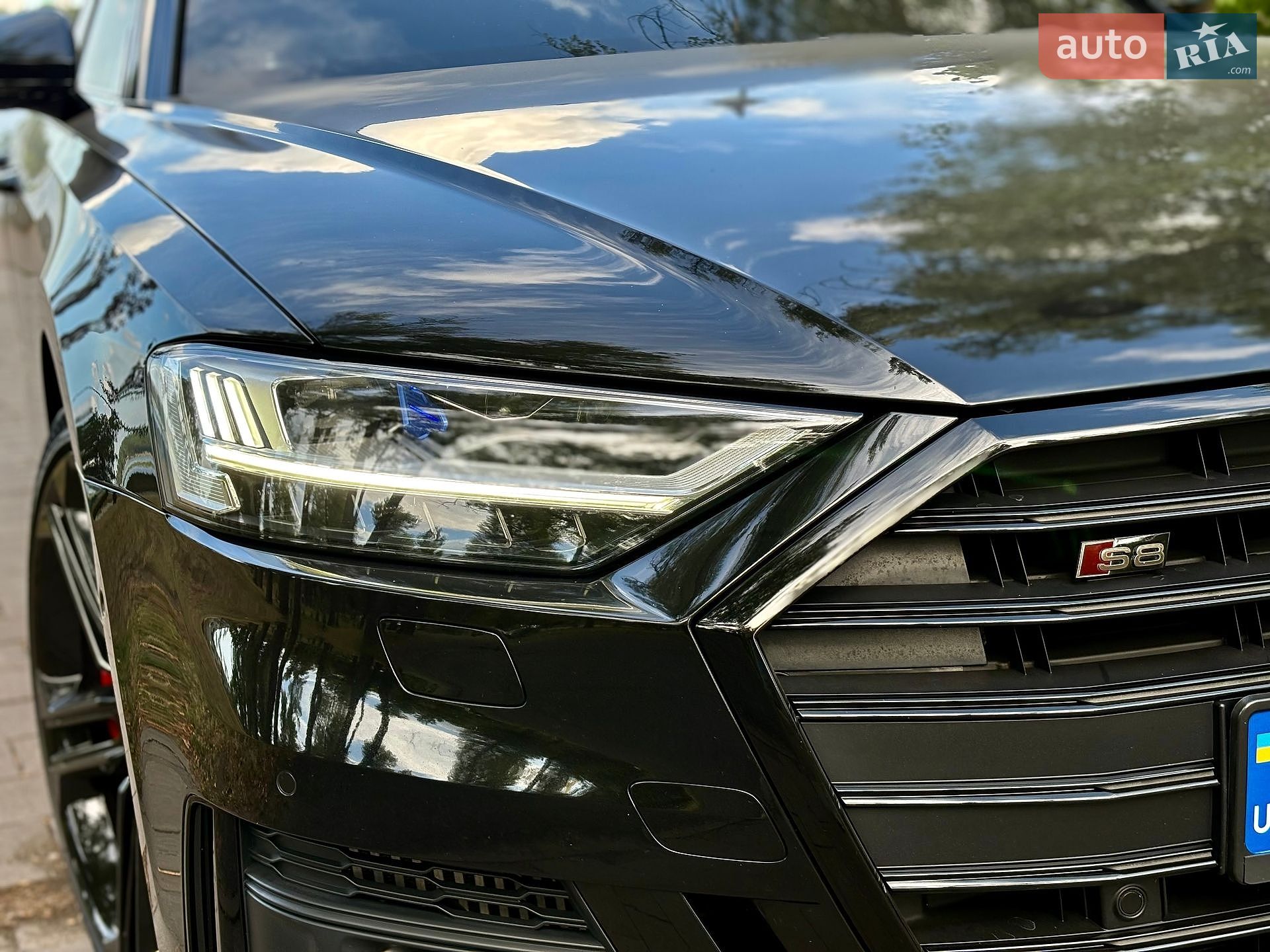 Audi S8 2021 VIN WAUZZZF80MN023475 фото оголошення 5 з 42