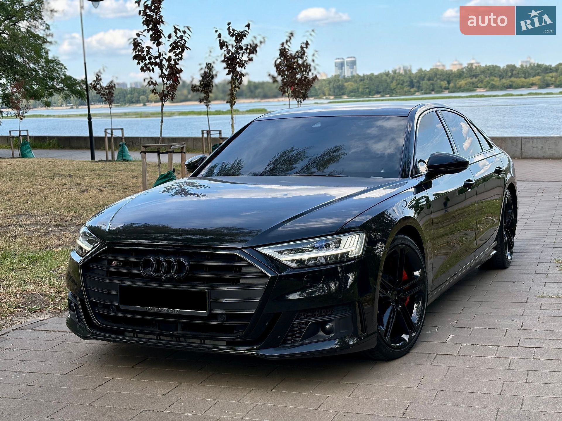 Audi S8 2021 VIN WAUZZZF80MN023475 фото оголошення 4 з 42