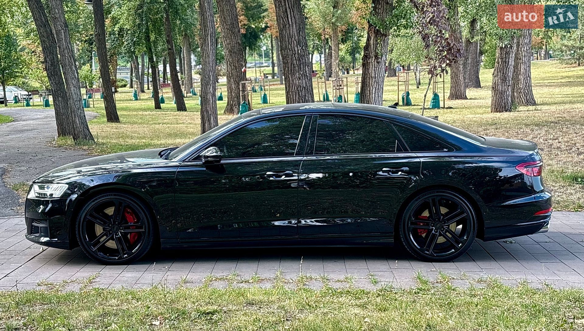 Audi S8 2021 VIN WAUZZZF80MN023475 фото оголошення 9 з 42