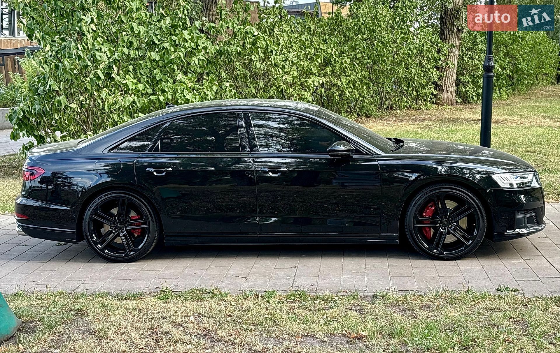 Audi S8 2021 VIN WAUZZZF80MN023475 фото оголошення 10 з 42