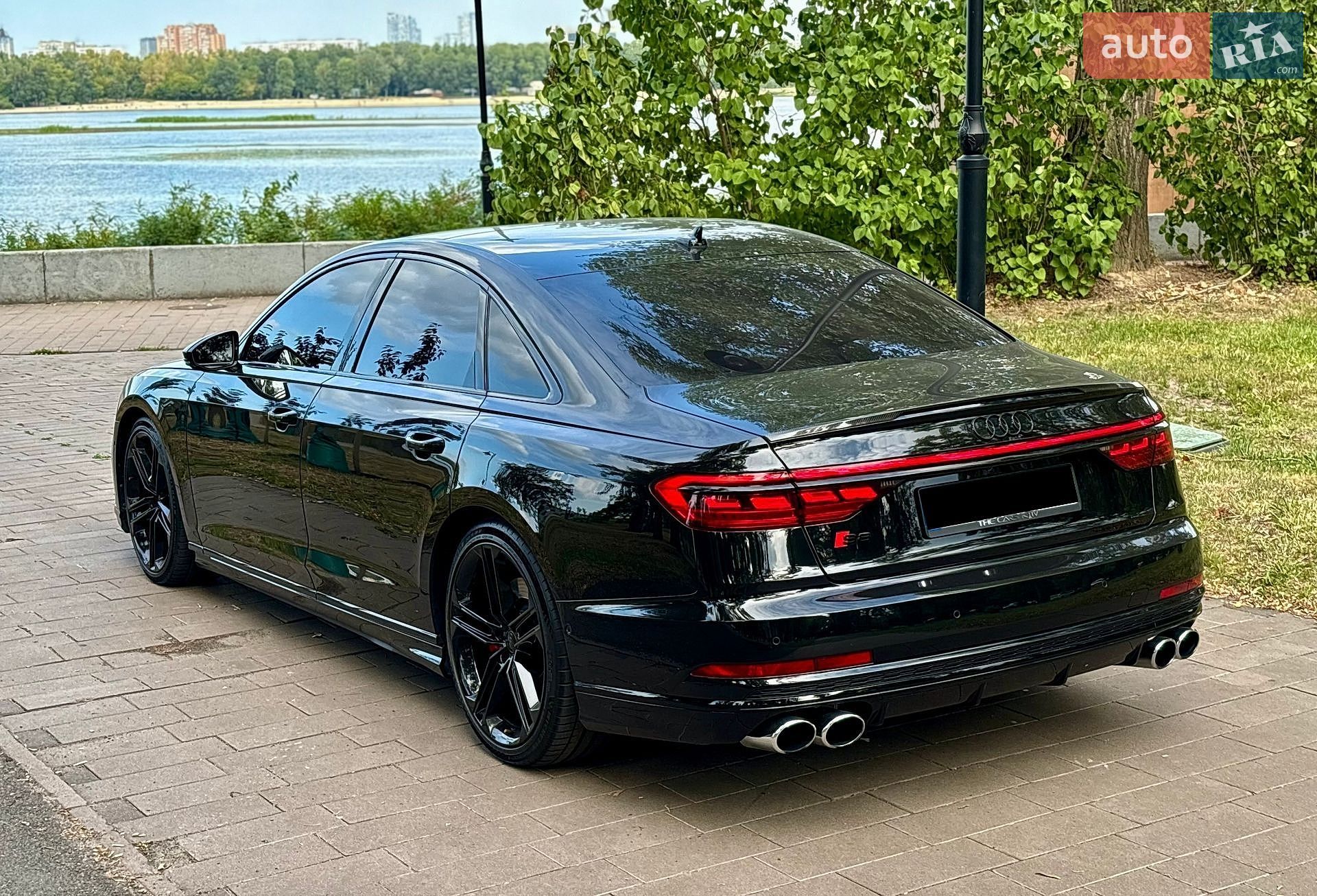 Audi S8 2021 VIN WAUZZZF80MN023475 фото оголошення 3 з 42