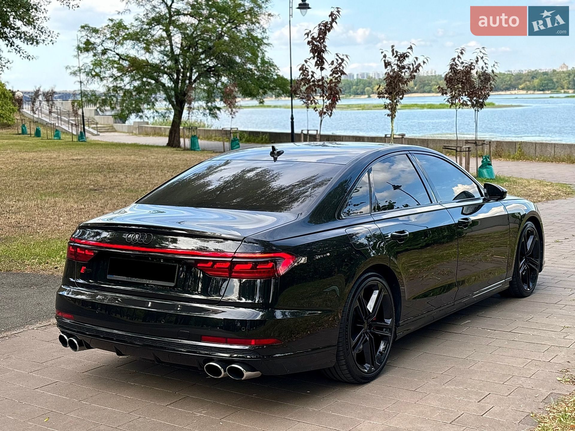 Audi S8 2021 VIN WAUZZZF80MN023475 фото оголошення 15 з 42