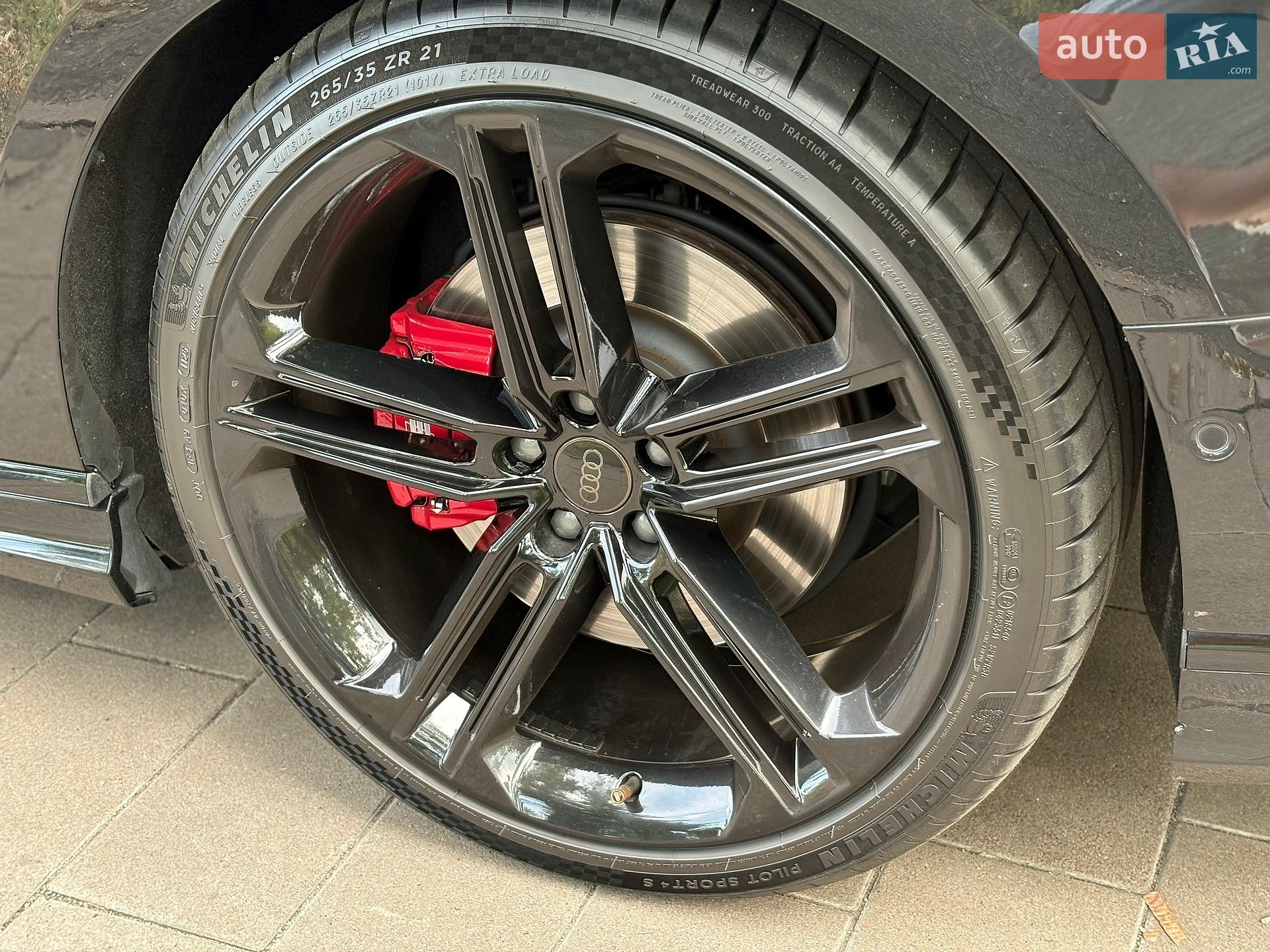 Audi S8 2021 VIN WAUZZZF80MN023475 фото оголошення 17 з 42