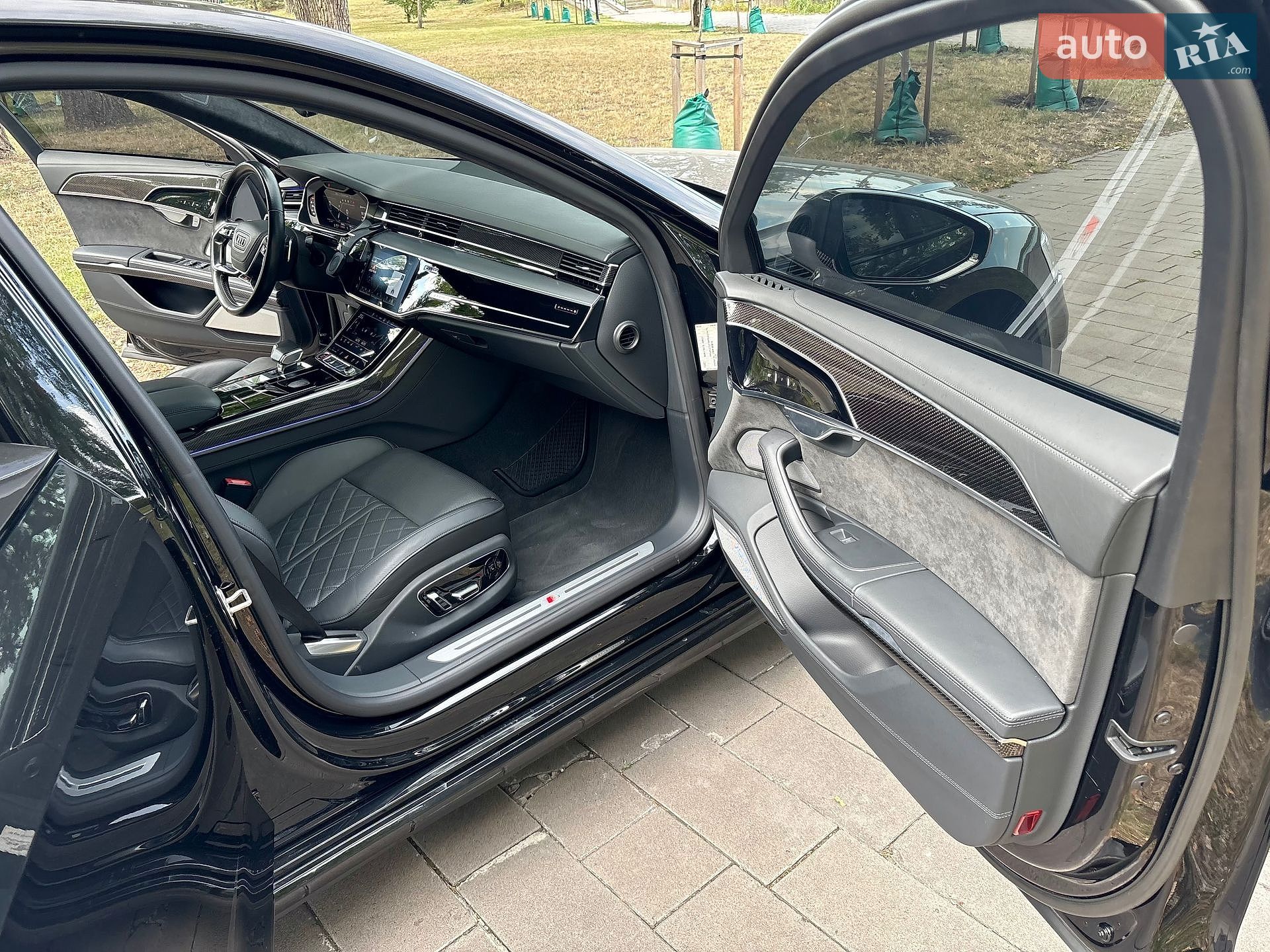 Audi S8 2021 VIN WAUZZZF80MN023475 фото оголошення 20 з 42