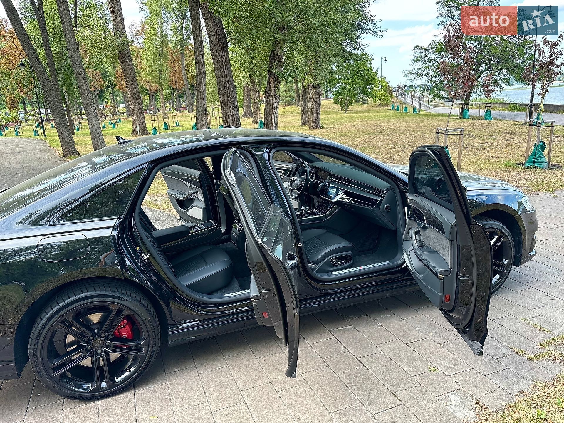 Audi S8 2021 VIN WAUZZZF80MN023475 фото оголошення 21 з 42