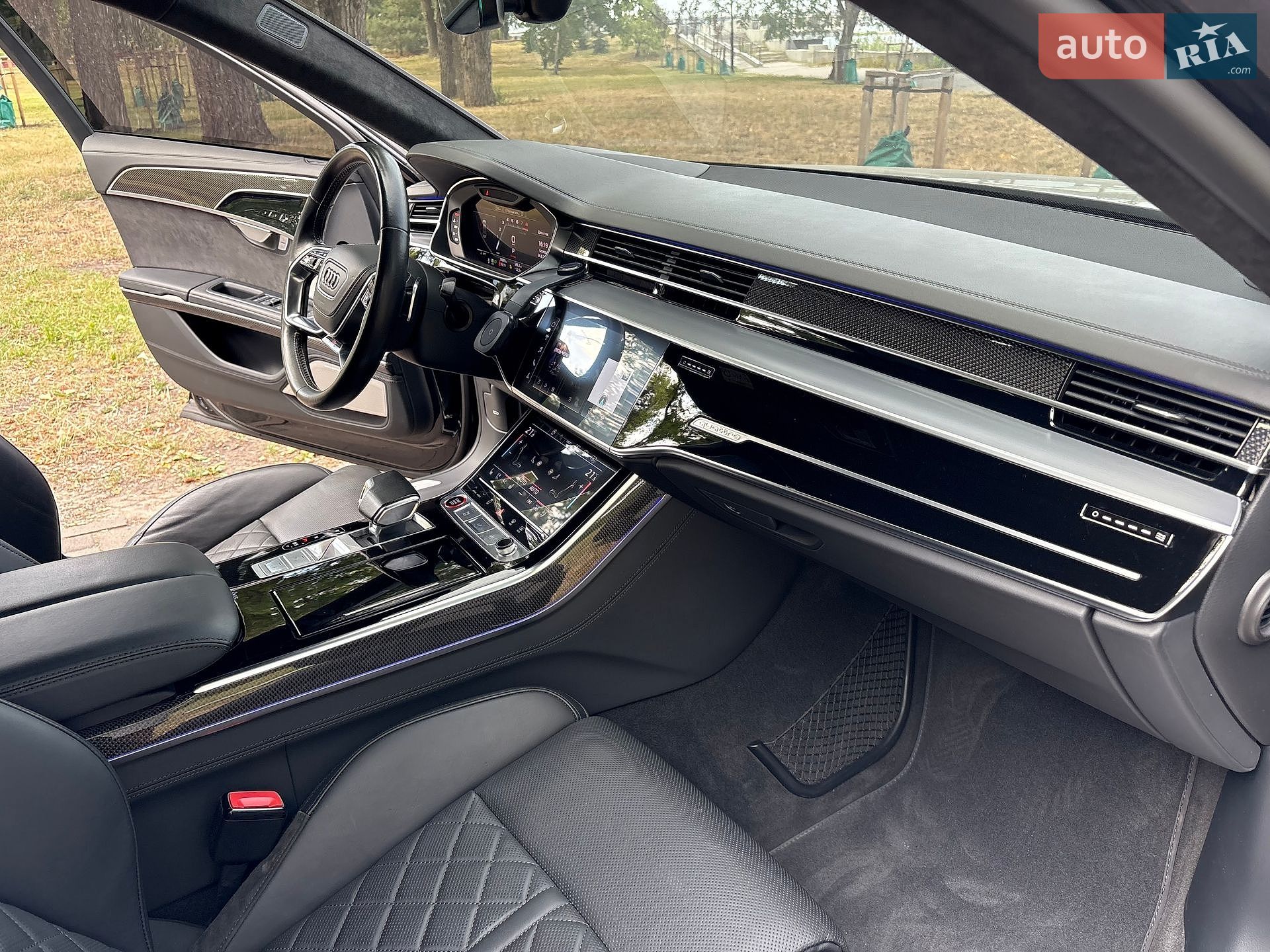 Audi S8 2021 VIN WAUZZZF80MN023475 фото оголошення 23 з 42