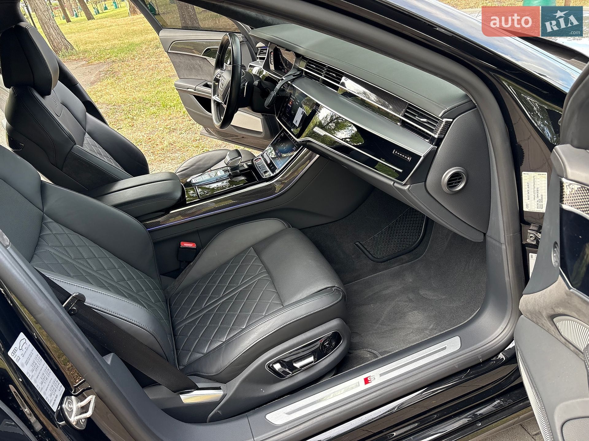 Audi S8 2021 VIN WAUZZZF80MN023475 фото оголошення 24 з 42