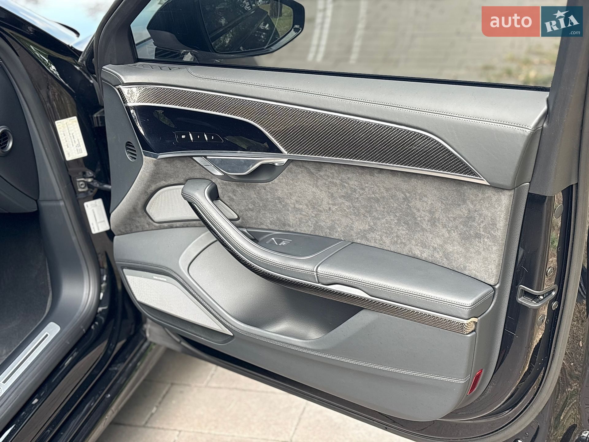 Audi S8 2021 VIN WAUZZZF80MN023475 фото оголошення 26 з 42