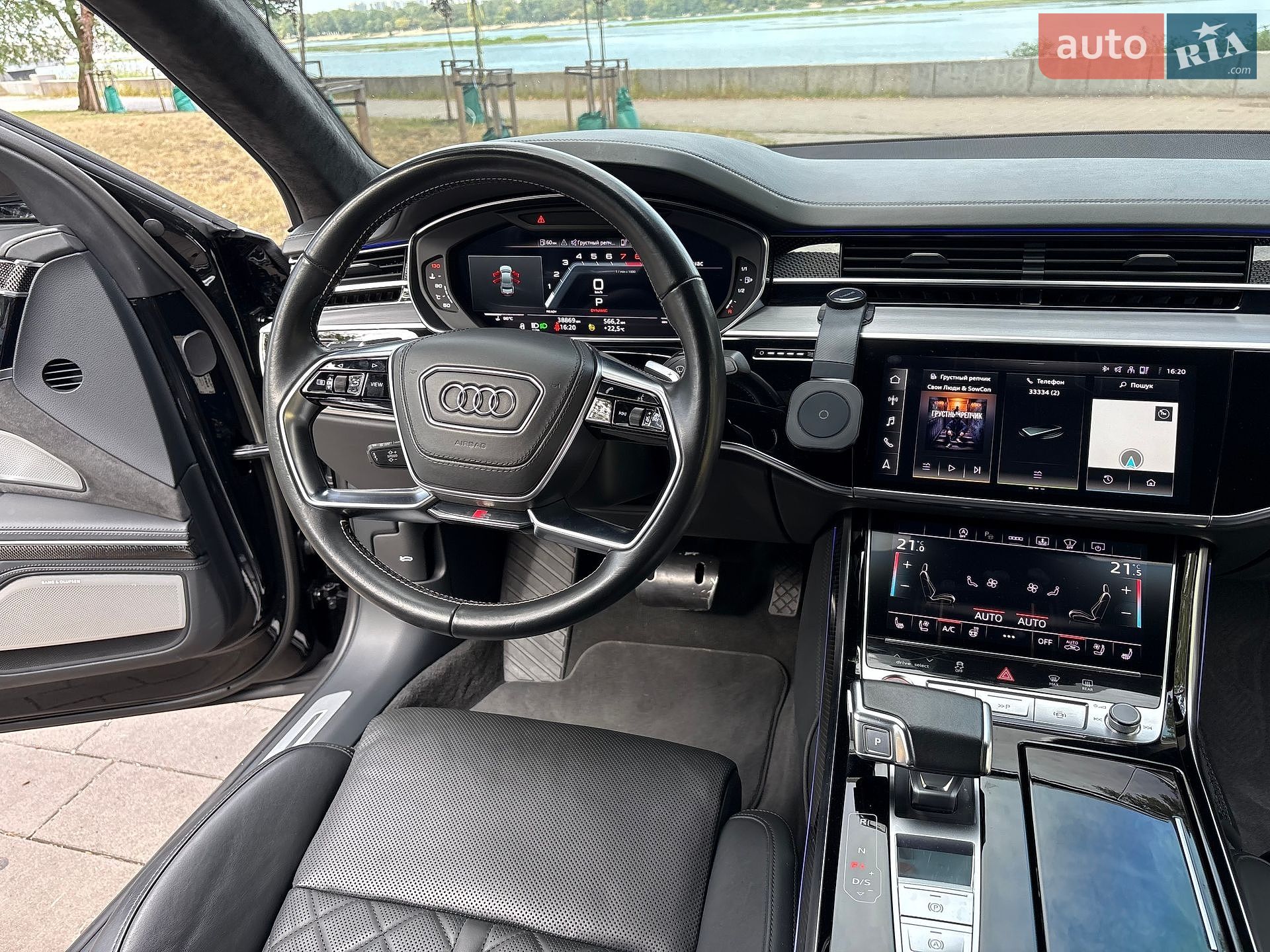 Audi S8 2021 VIN WAUZZZF80MN023475 фото оголошення 32 з 42