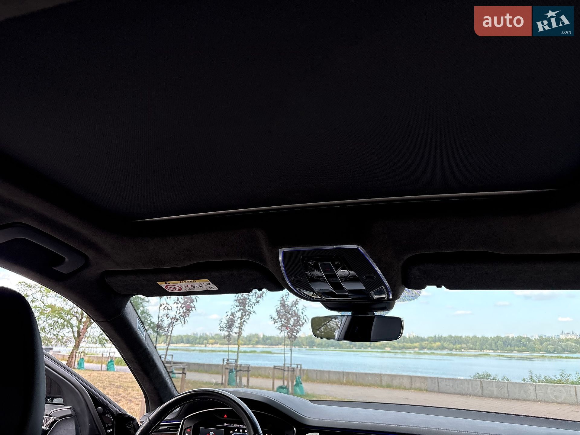 Audi S8 2021 VIN WAUZZZF80MN023475 фото оголошення 36 з 42