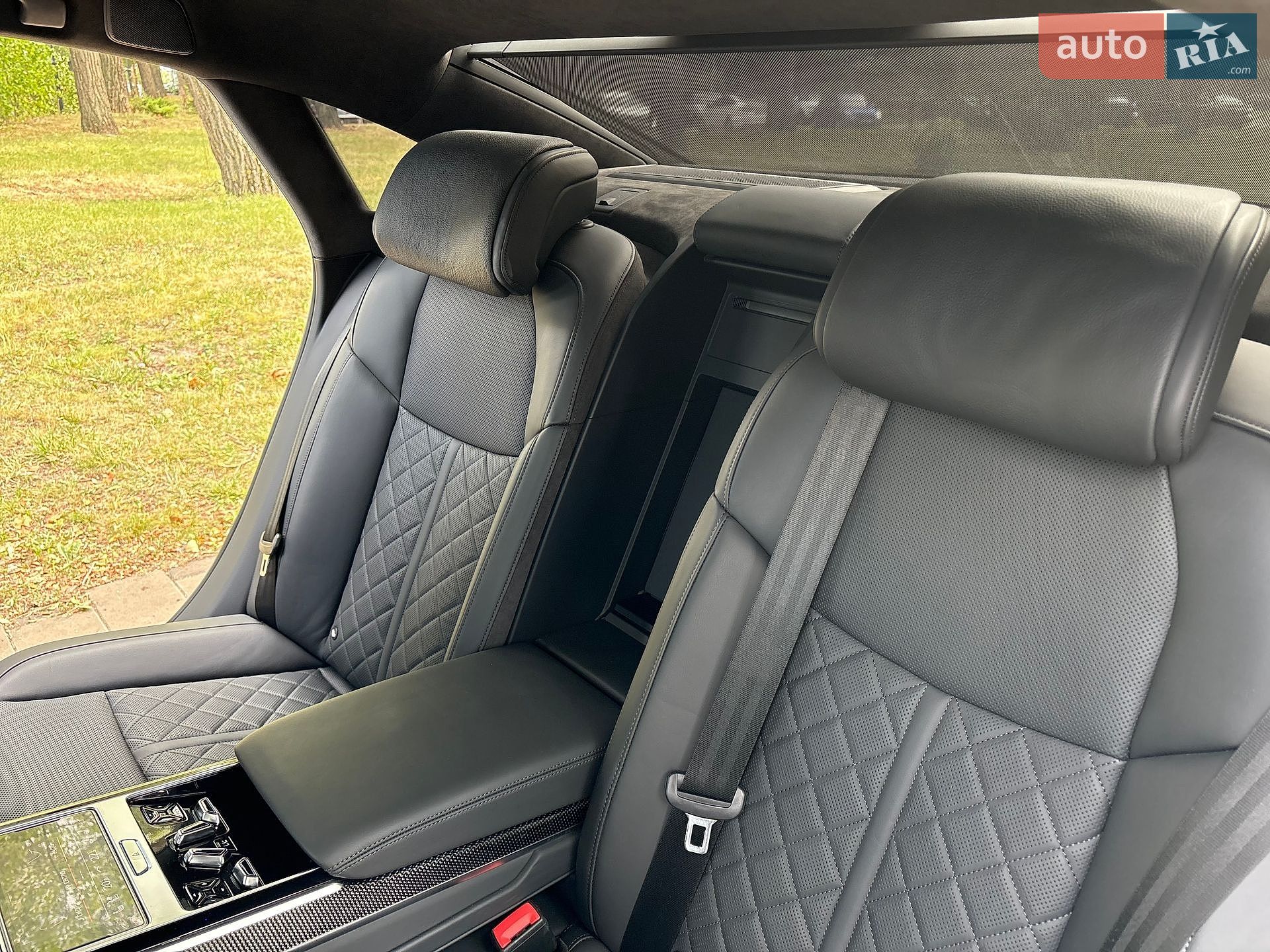 Audi S8 2021 VIN WAUZZZF80MN023475 фото оголошення 37 з 42
