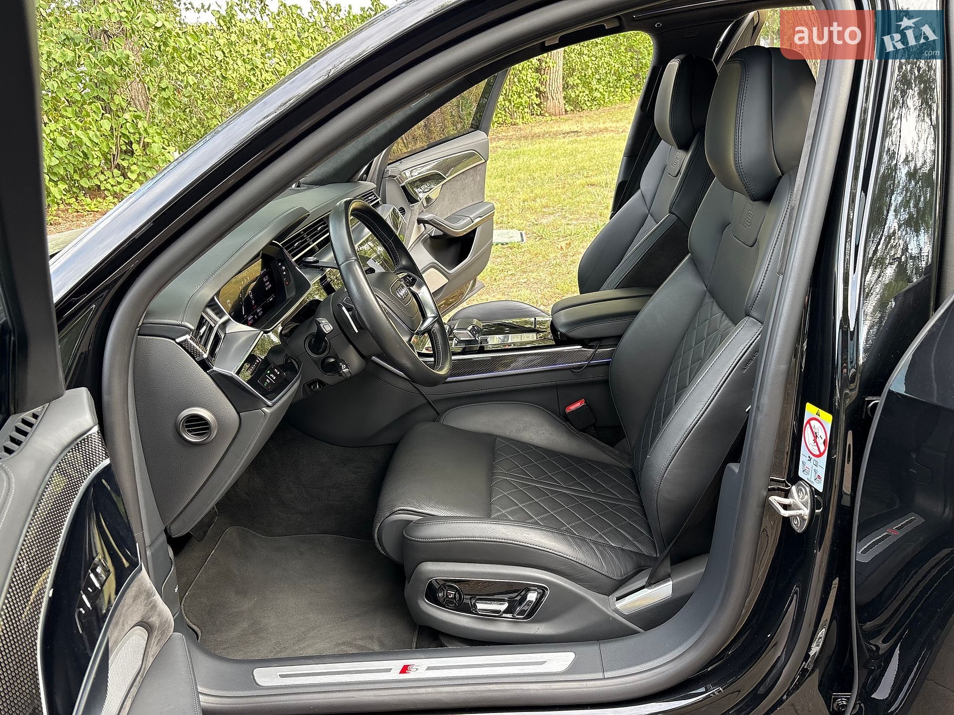 Audi S8 2021 VIN WAUZZZF80MN023475 фото оголошення 40 з 42