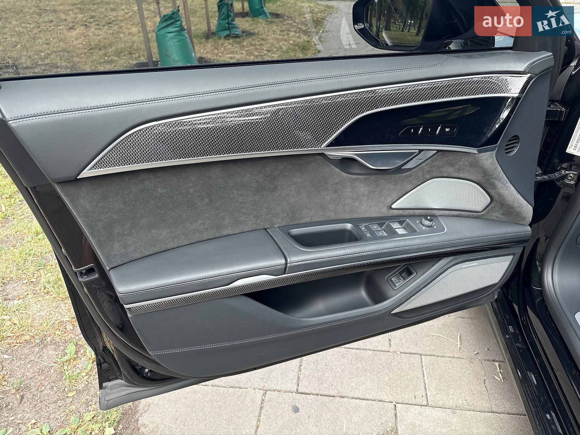 Audi S8 2021 VIN WAUZZZF80MN023475 фото оголошення 41 з 42