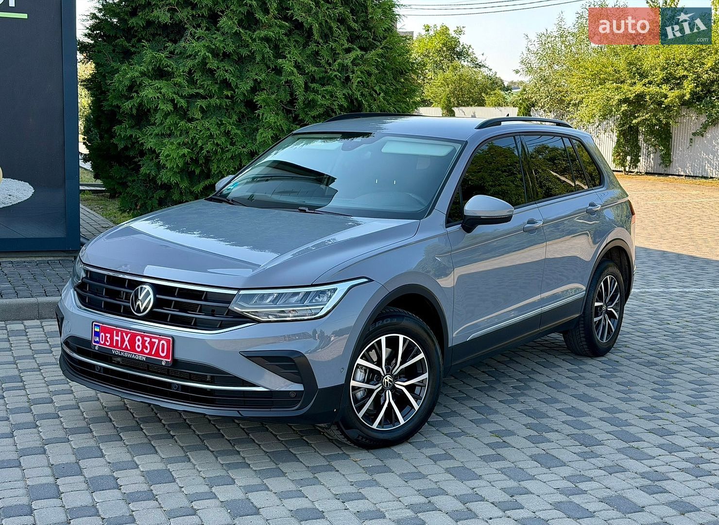 Volkswagen Tiguan 2021 VIN WVGZZZ5NZMW561970 фото оголошення 2 з 112