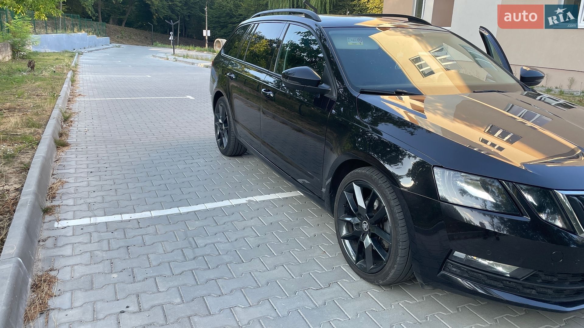 Skoda Octavia 2018 VIN TMBJJ7NE5K0111256 фото оголошення 2 з 37