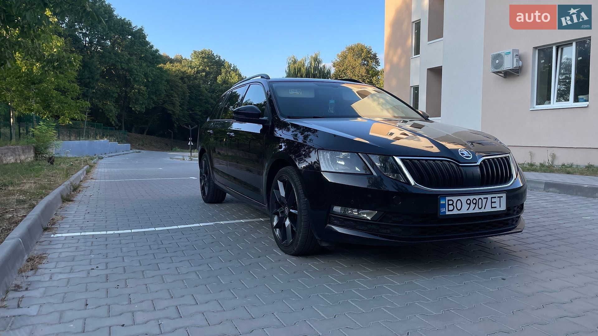 Skoda Octavia 2018 VIN TMBJJ7NE5K0111256 фото оголошення 4 з 37