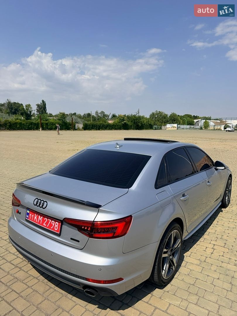 Audi A4 2018 VIN WAUENAF45JA167938 фото оголошення 7 з 32