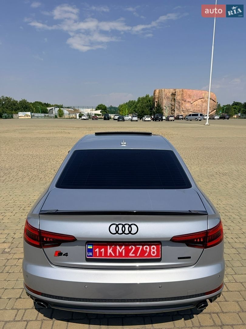 Audi A4 2018 VIN WAUENAF45JA167938 фото оголошення 8 з 32