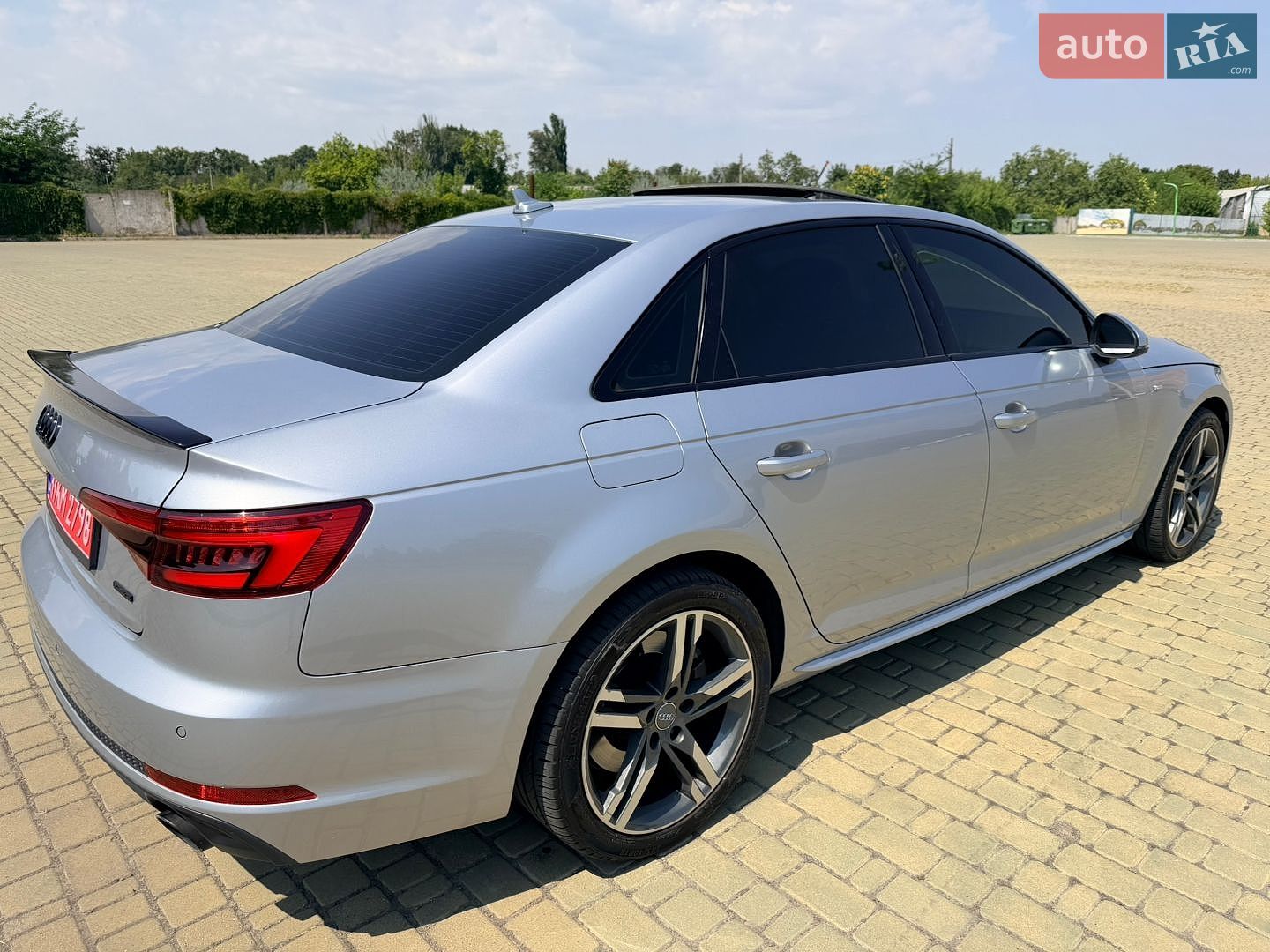 Audi A4 2018 VIN WAUENAF45JA167938 фото оголошення 6 з 32