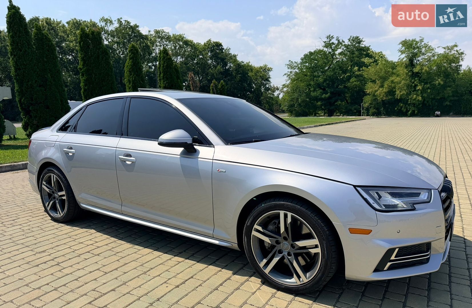 Audi A4 2018 VIN WAUENAF45JA167938 фото оголошення 5 з 32